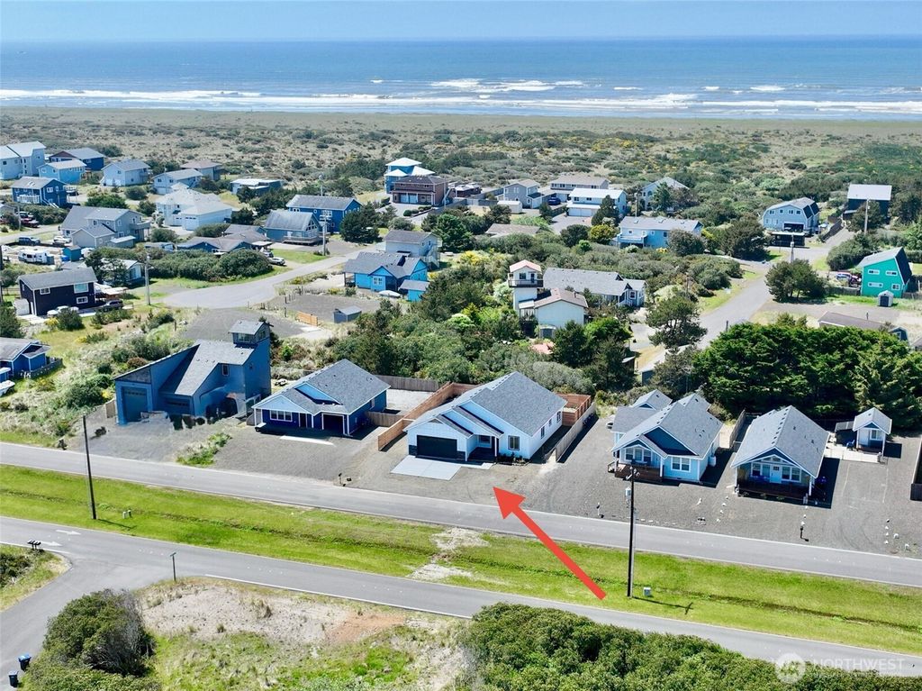 Photo of 917 Ocean Shores Blvd Boulevard SW, Ocean Shores, WA 98569 (MLS # 2528029)
