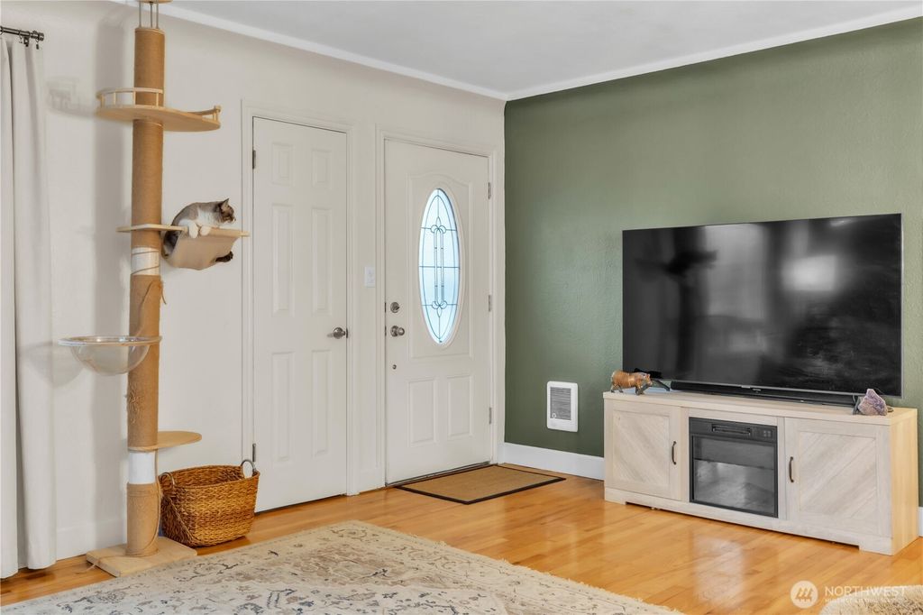 Photo of 835 20th Avenue, Longview, WA 98632 (MLS # 2486217)