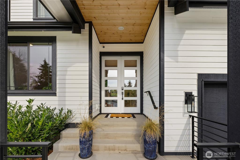 Photo of 34650 25th Avenue SW, Federal Way, WA 98023 (MLS # 2573690)
