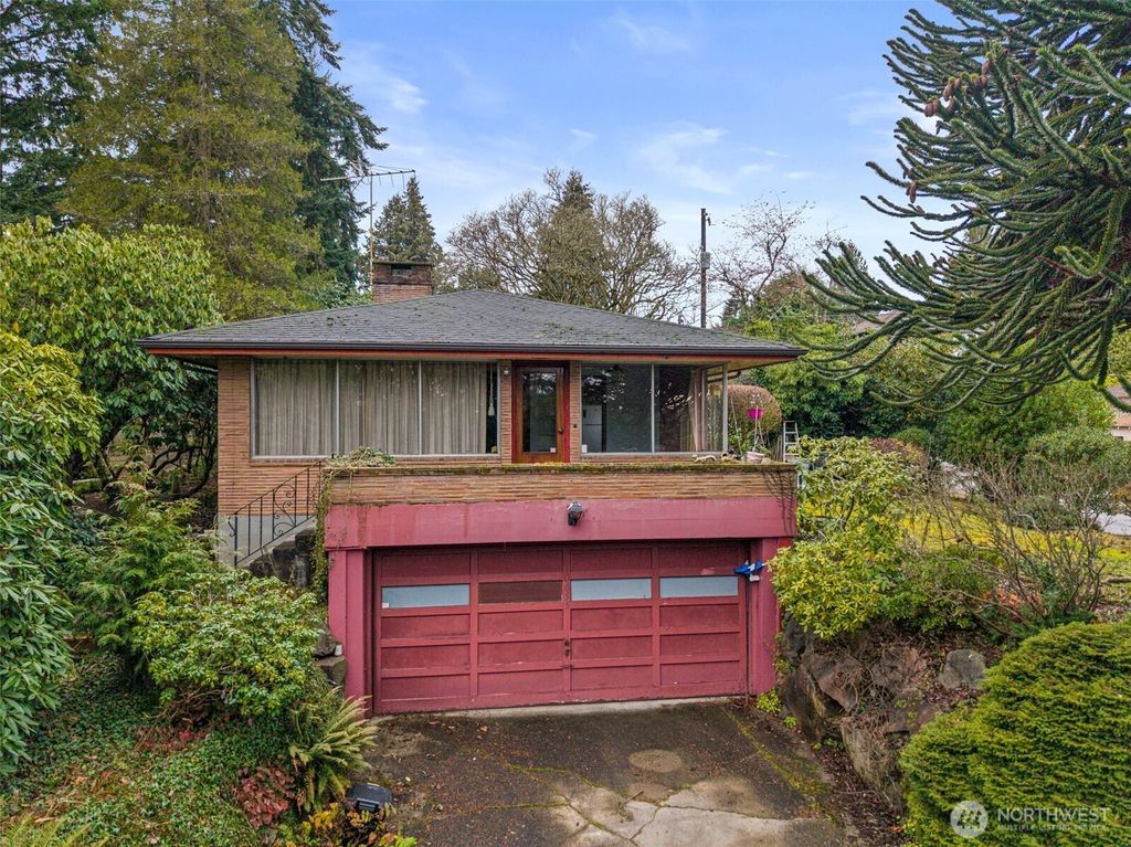 Photo of 10055 48th Avenue NE, Seattle, WA 98125 (MLS # 2333825)