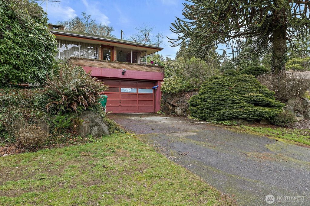Photo of 10055 48th Avenue NE, Seattle, WA 98125 (MLS # 2333825)