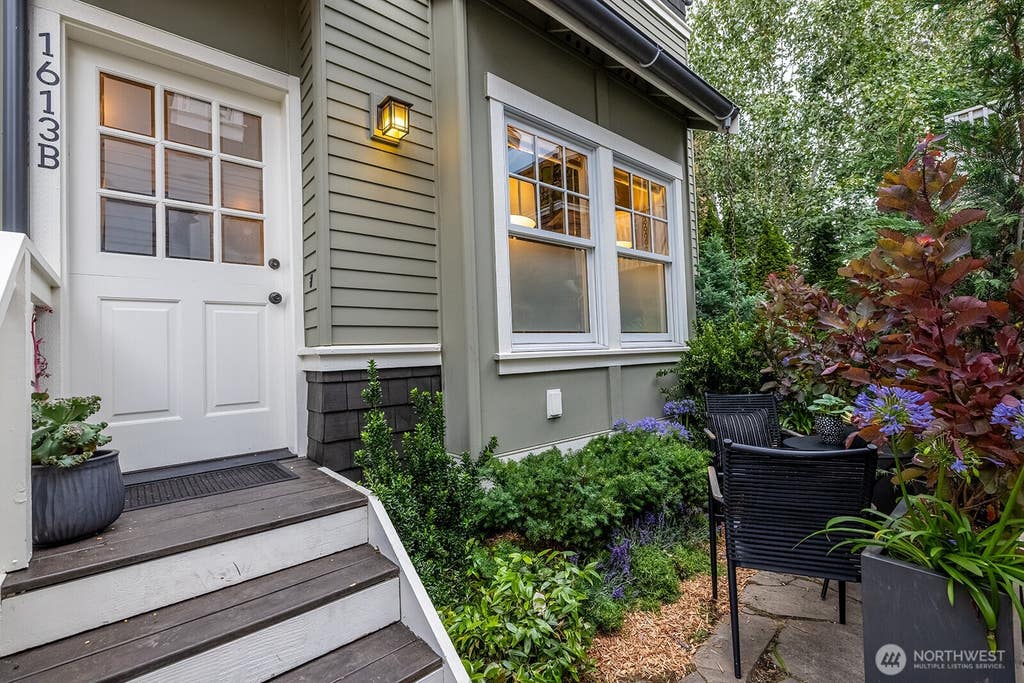 Photo of 1613 21st Avenue #B, Seattle, WA 98122 (MLS # 2558876)