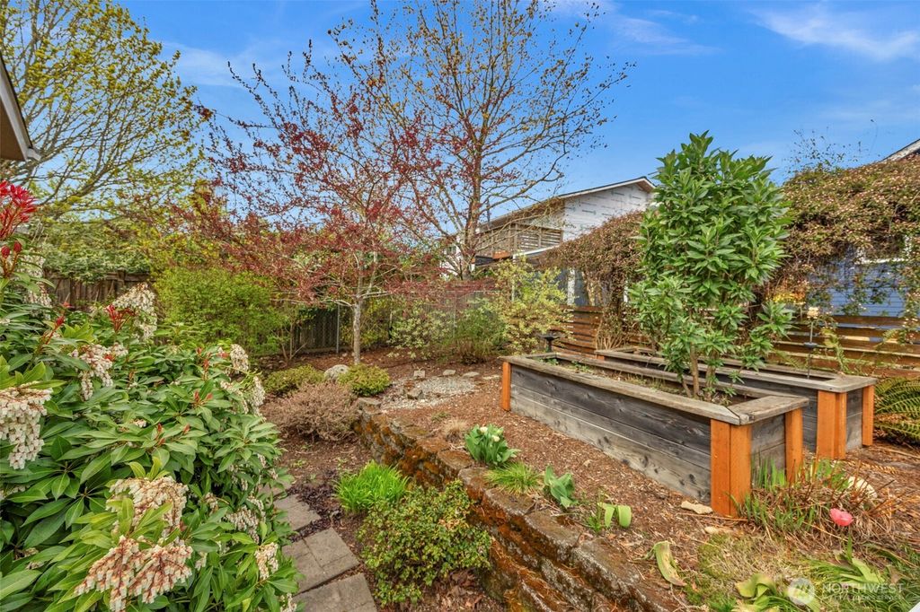 Photo of 3539 SW 100th Street, Seattle, WA 98146 (MLS # 2505725)