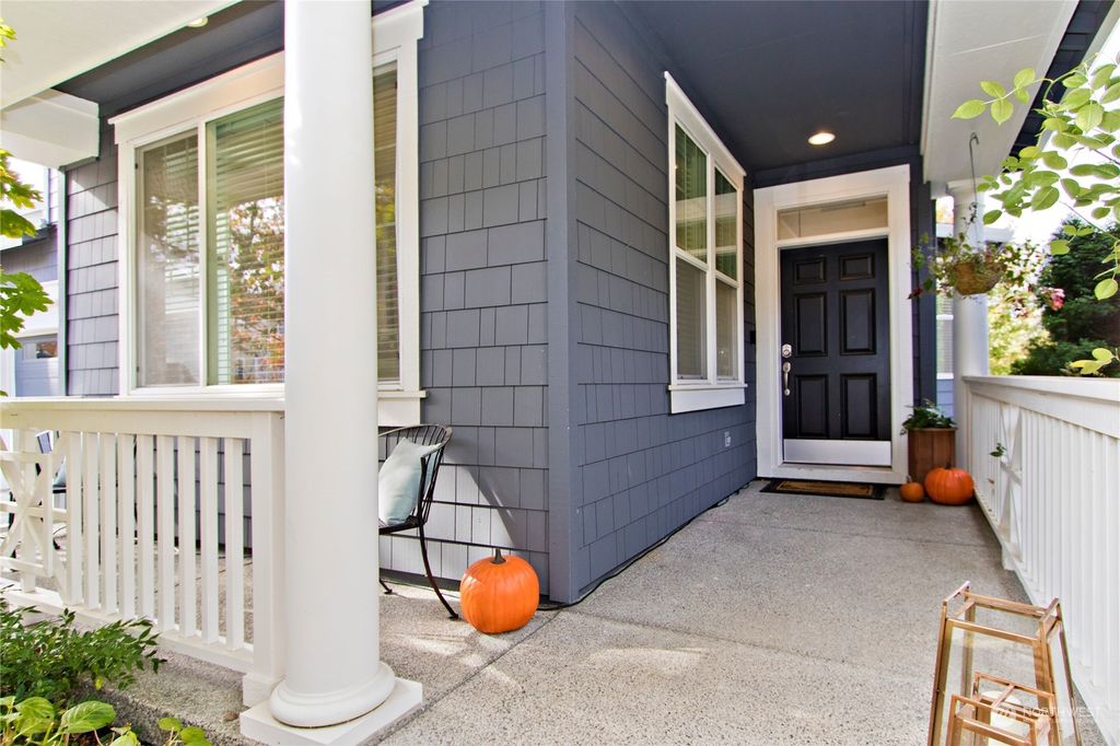 Photo of 6809 Silent Creek Avenue SE, Snoqualmie, WA 98065 (MLS # 2011670)