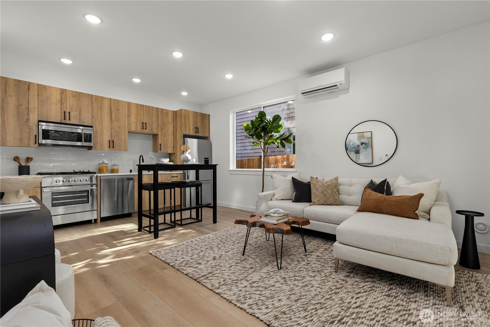 6544 Latona Avenue NE