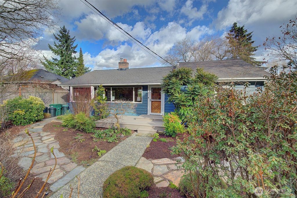 Photo of 9714 20th Avenue NE, Seattle, WA 98115 (MLS # 2484106)