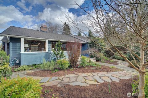 Photo of 9714 20th Avenue NE, Seattle, WA 98115 (MLS # 2484106)