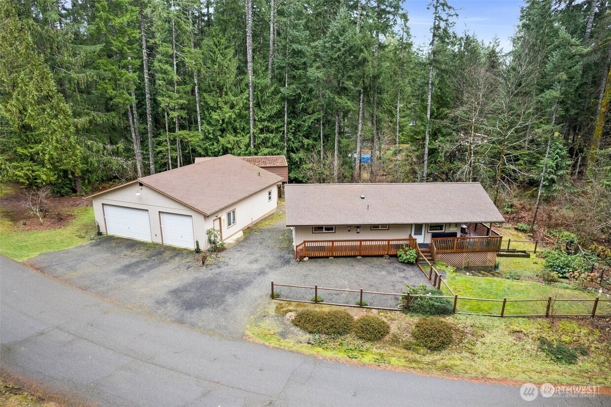 161 N Duckabush Loop