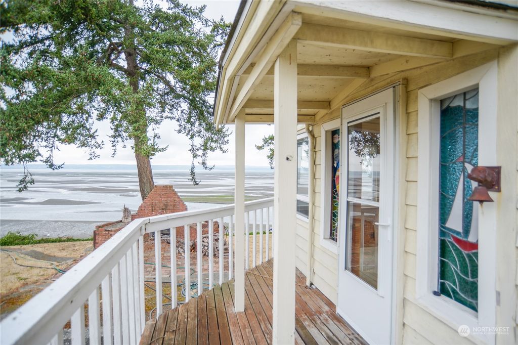 Photo of 18826 Soundview Drive, Stanwood, WA 98292 (MLS # 2156912)