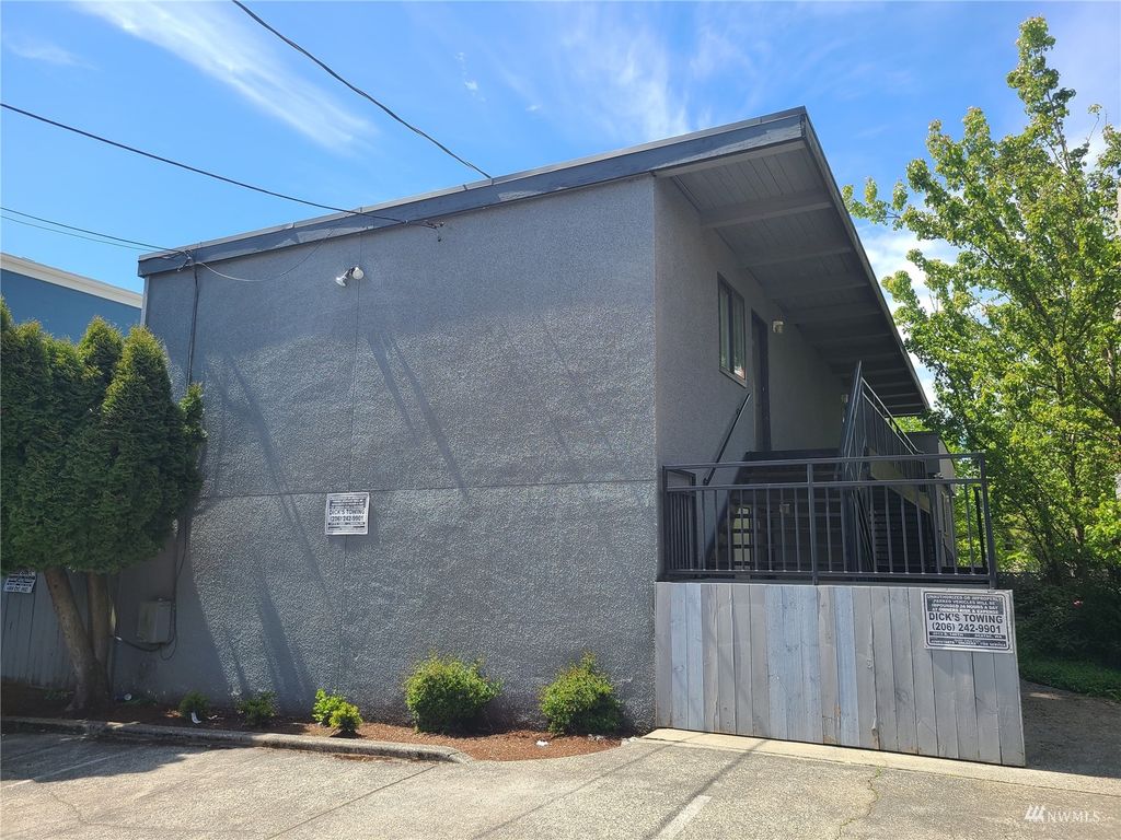 Photo of 4138 California Avenue SW, Seattle, WA 98116 (MLS # 1981288)