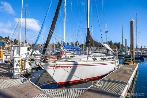 Photo of 141 Parfitt Way SW #D31, Bainbridge Island, WA 98110 (MLS # 2488079)