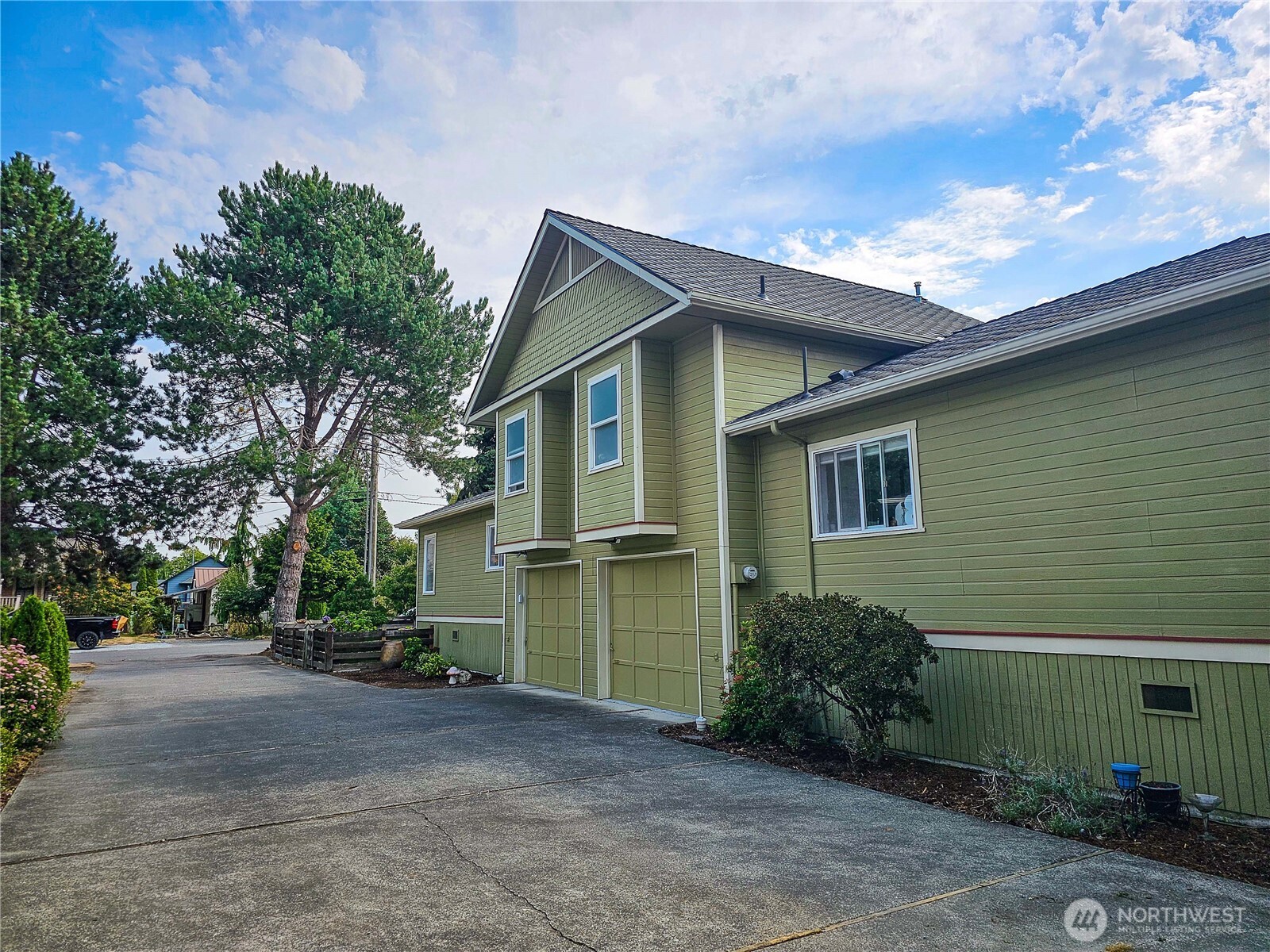 526 Myrtle Street A & B