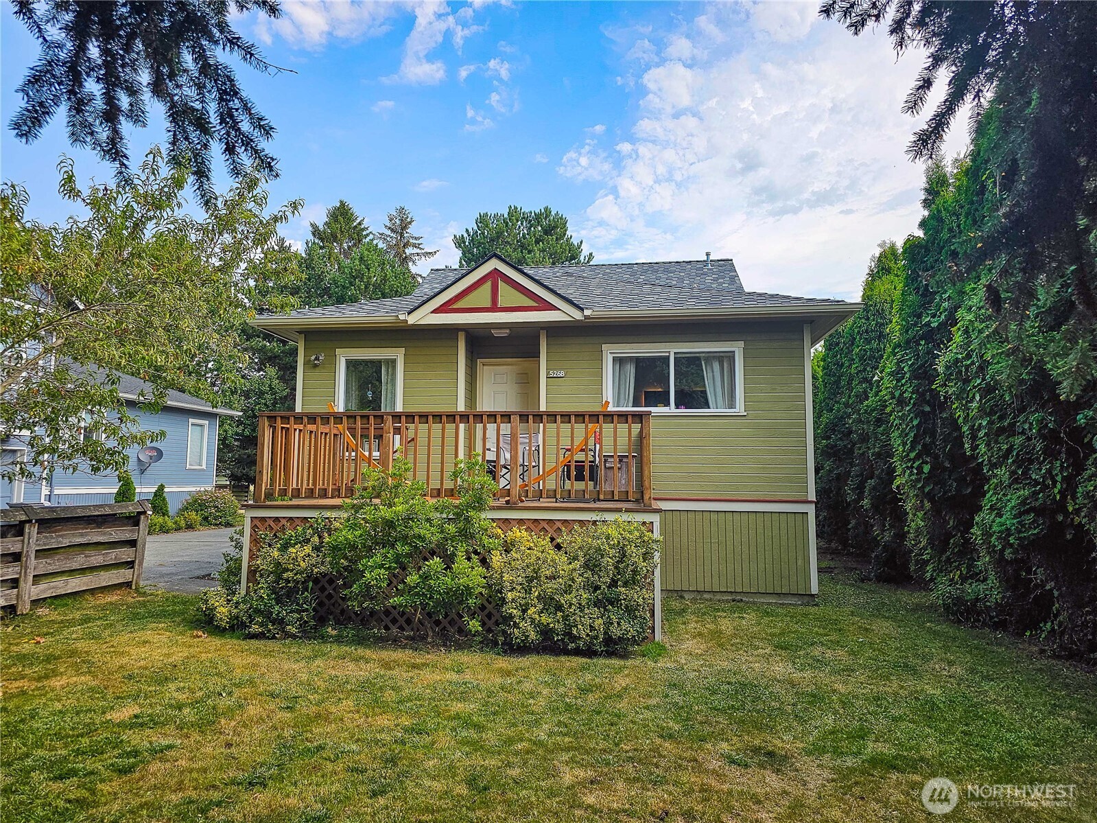 526 Myrtle Street A & B