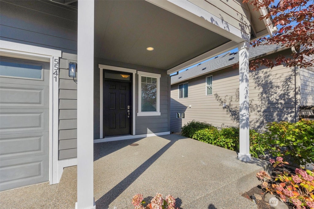 Photo of 5541 Buckhorn Way, Mount Vernon, WA 98273 (MLS # 2587456)