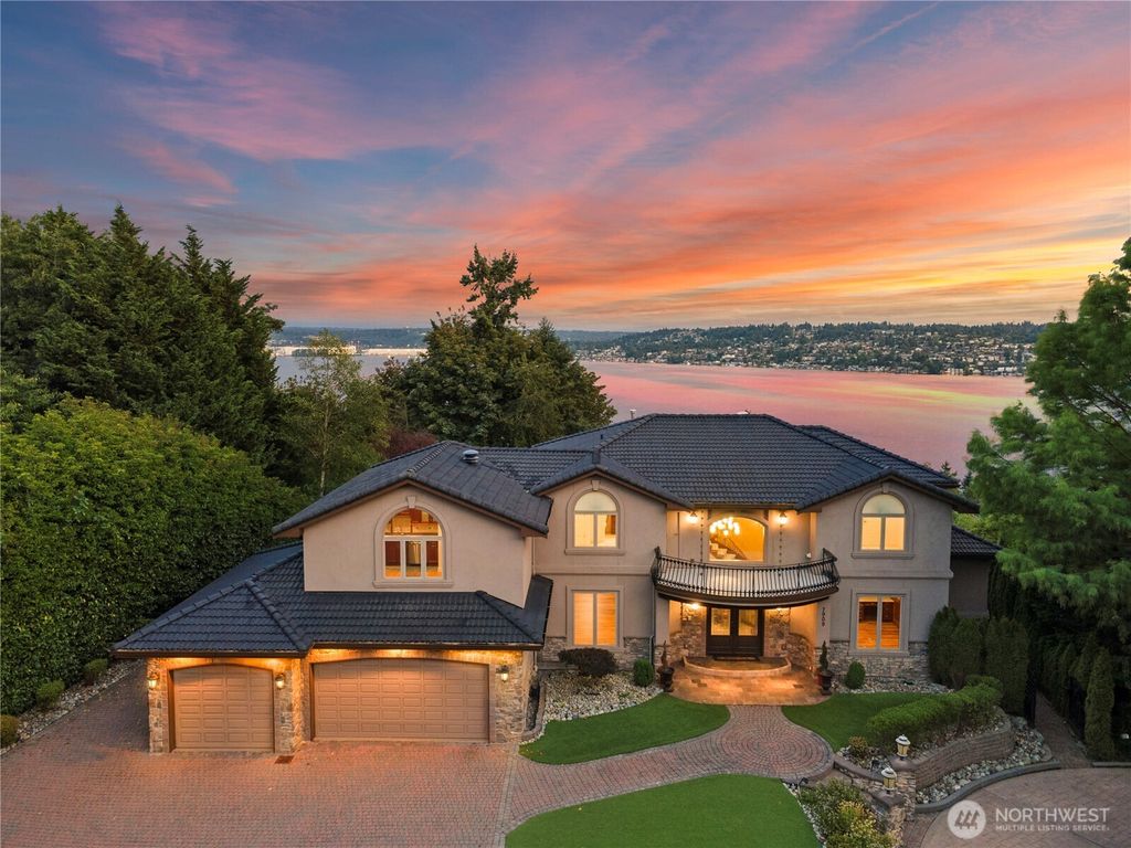 Photo of 7909 78th Avenue SE, Mercer Island, WA 98040 (MLS # 2420036)
