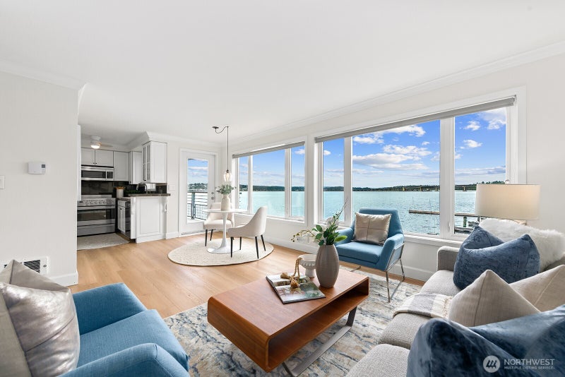 334 Lakeside Avenue S 207