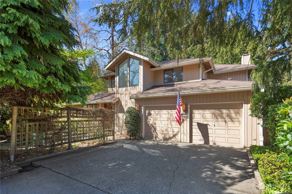 Photo of 9701 45th Avenue NE, Seattle, WA 98115 (MLS # 2233267)