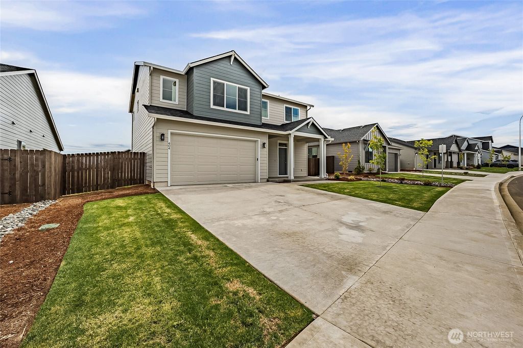 Photo of 404 Pagget Avenue, Winlock, WA 98596 (MLS # 2467813)