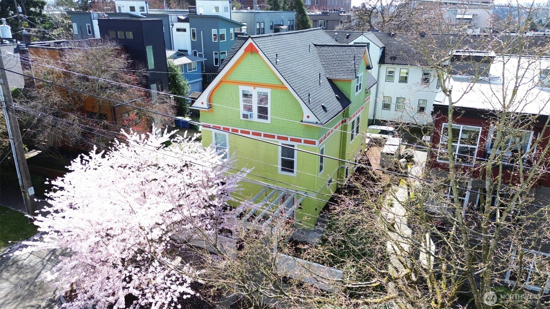 1609 E Columbia Street