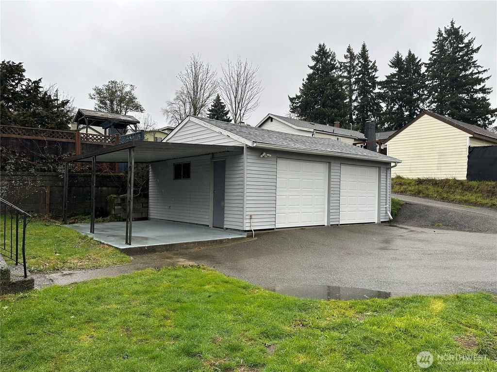 Photo of 1530 N Lafayette Avenue, Bremerton, WA 98312 (MLS # 2466251)