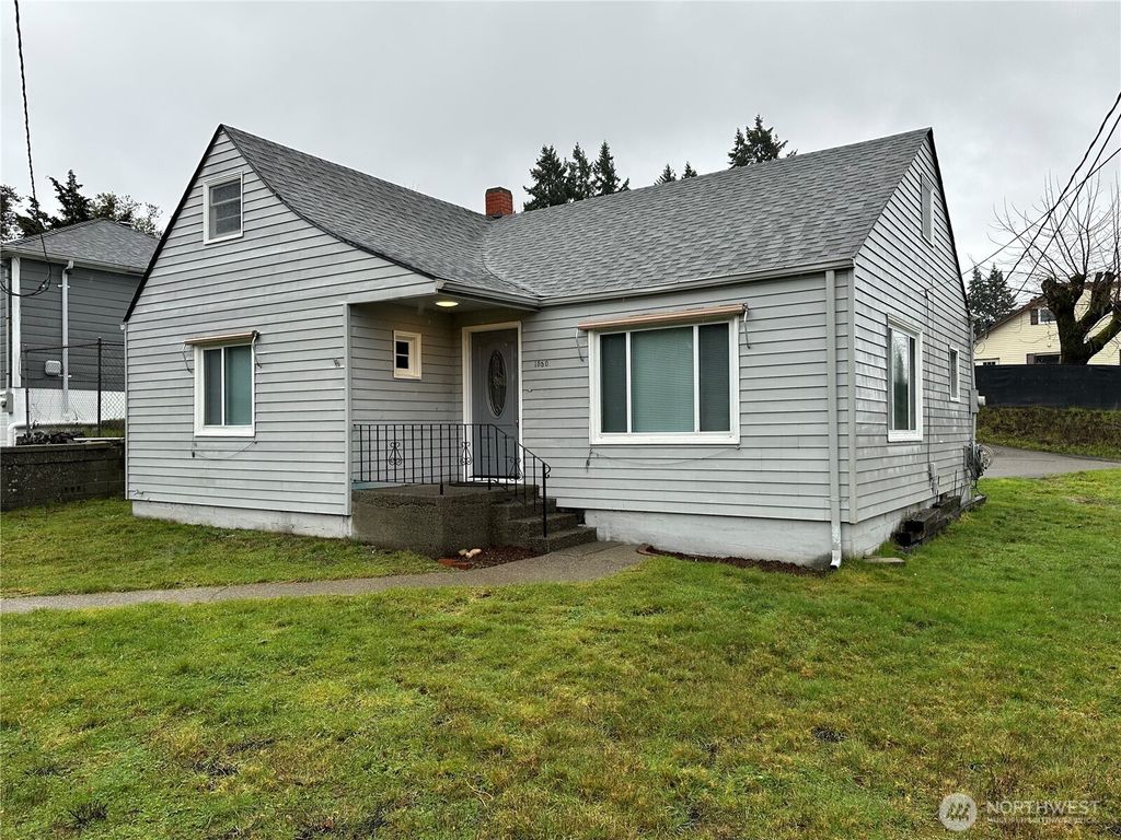 Photo of 1530 N Lafayette Avenue, Bremerton, WA 98312 (MLS # 2466251)