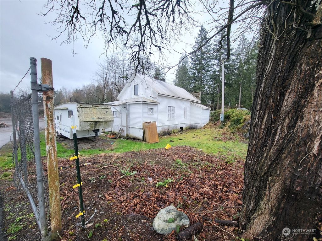 Photo of 38104 Auburn Enumclaw Road SE, Auburn, WA 98092 (MLS # 2321535)