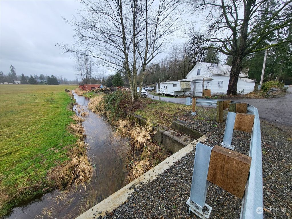 Photo of 38104 Auburn Enumclaw Road SE, Auburn, WA 98092 (MLS # 2321535)