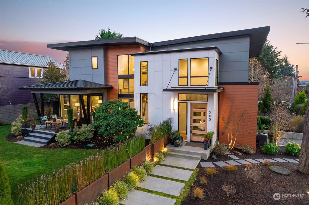 Photo of 505 13th Avenue, Kirkland, WA 98033 (MLS # 2022185)