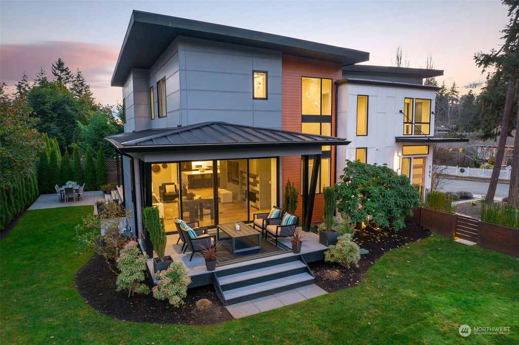 Photo of 505 13th Avenue, Kirkland, WA 98033 (MLS # 2022185)