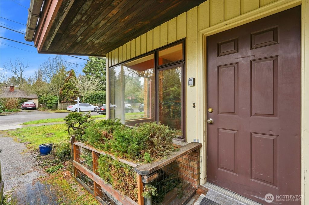 Photo of 10012 8th Avenue NW, Seattle, WA 98177 (MLS # 2468142)