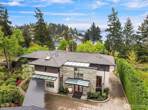 Photo of 9632 Lake Washington Boulevard NE, Bellevue, WA 98004 (MLS # 2571238)
