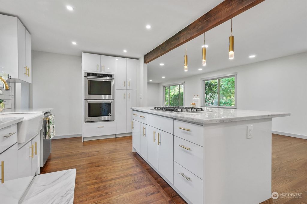 Photo of 7347 NE 145th Place, Kenmore, WA 98028 (MLS # 2069158)