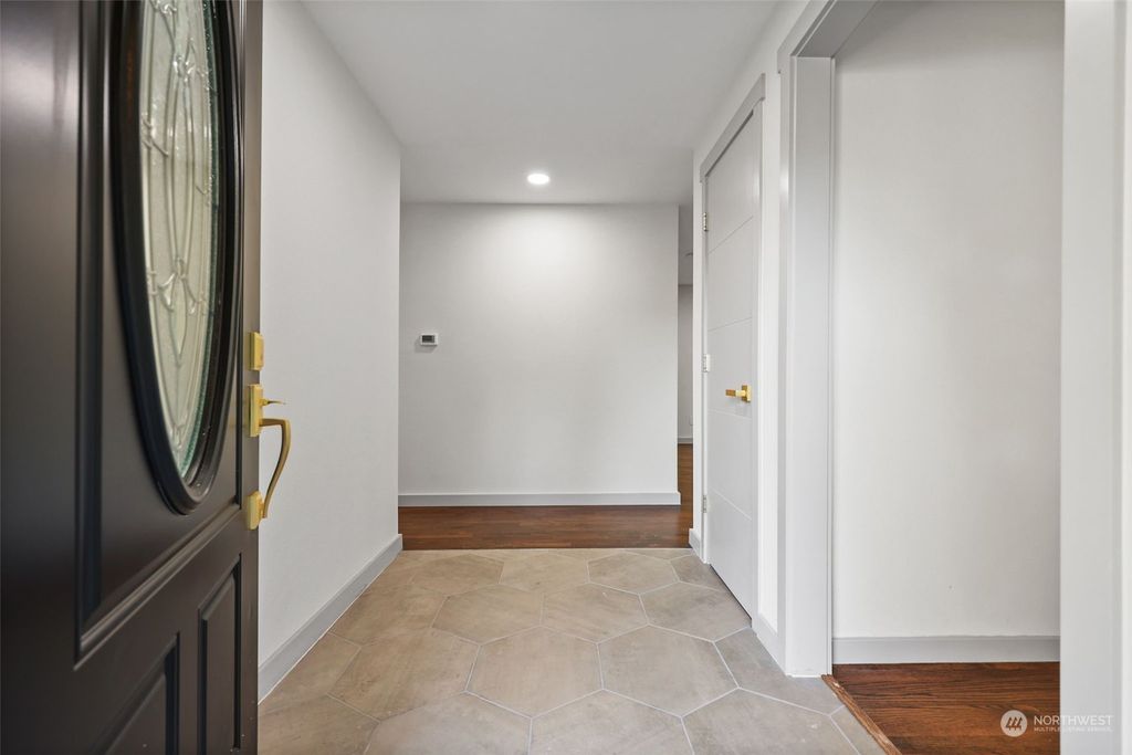 Photo of 7347 NE 145th Place, Kenmore, WA 98028 (MLS # 2069158)