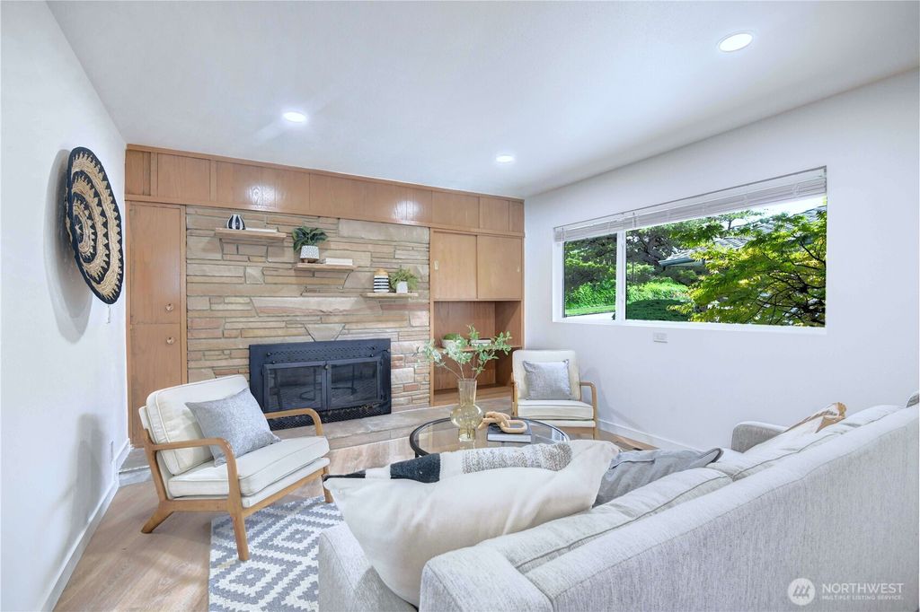 Photo of 6116 Oakhurst RD Rd S, Seattle, WA 98118 (MLS # 2514351)