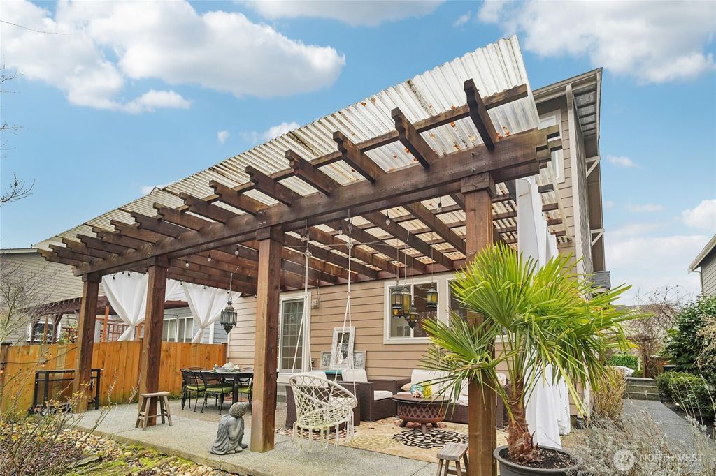 Photo of 23918 SE 5th Street, Sammamish, WA 98074 (MLS # 2484648)