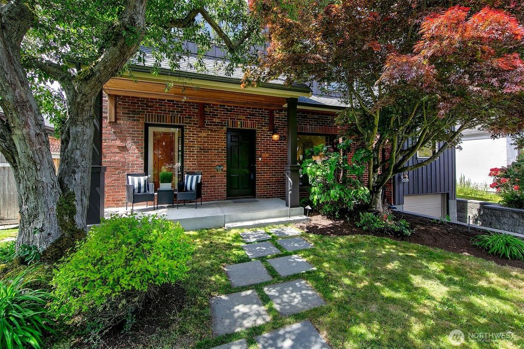 Photo of 2417 35th Avenue W, Seattle, WA 98199 (MLS # 2369284)