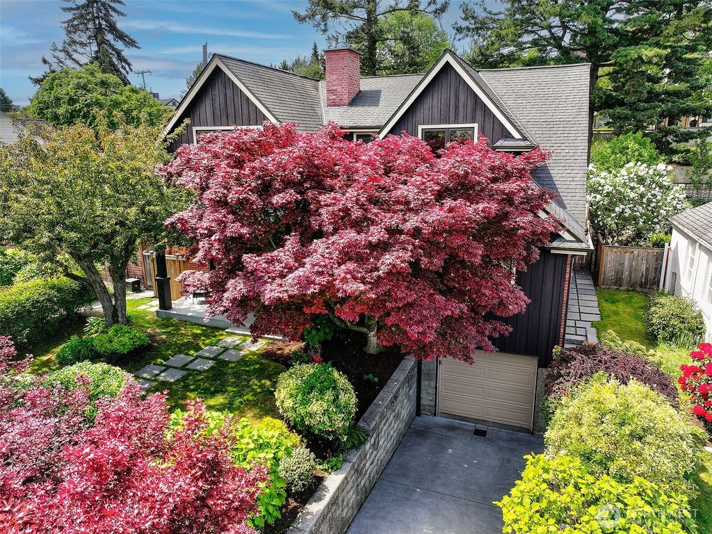 Photo of 2417 35th Avenue W, Seattle, WA 98199 (MLS # 2369284)