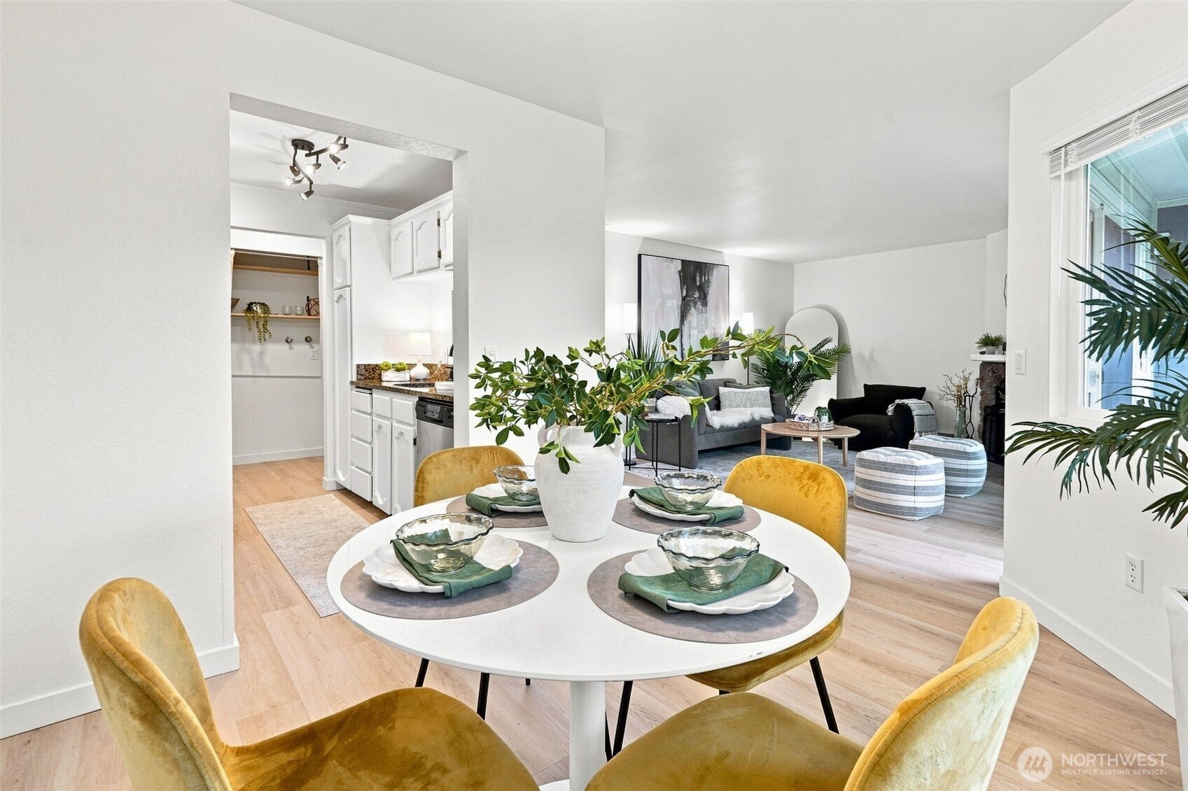 4187 W Lake Sammamish Parkway SE B207