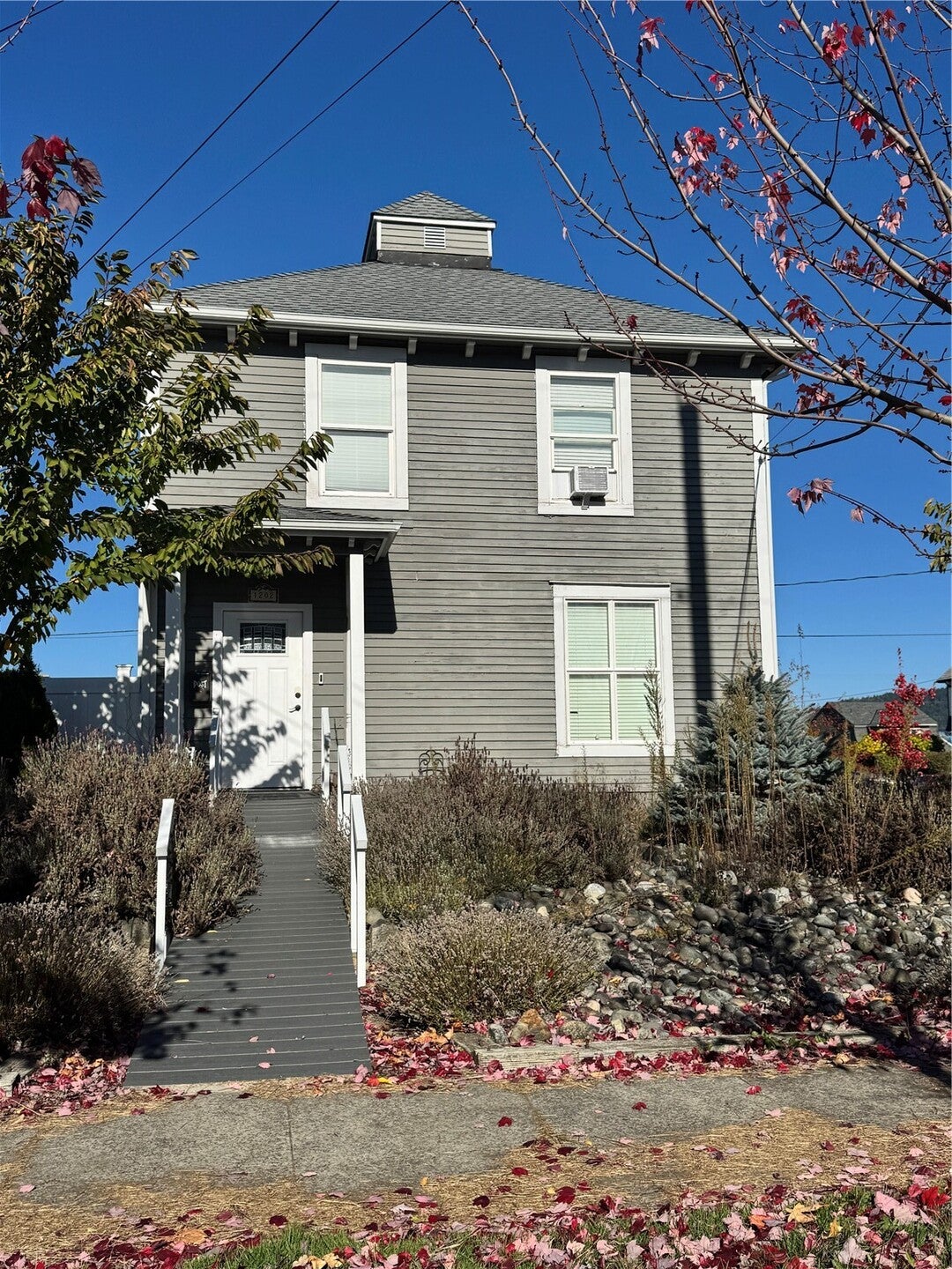 1202 5th Street