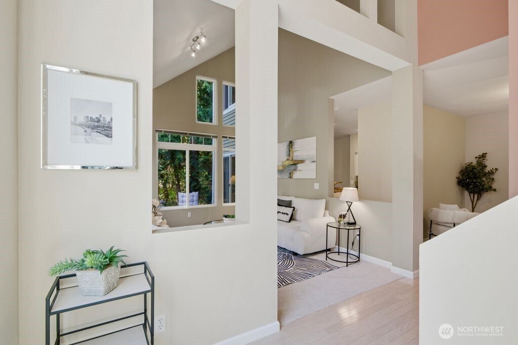 Photo of 6699 SE Cougar Mountain Way, Bellevue, WA 98006 (MLS # 2528950)
