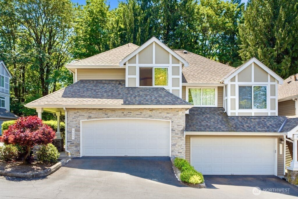 Photo of 6699 SE Cougar Mountain Way, Bellevue, WA 98006 (MLS # 2528950)