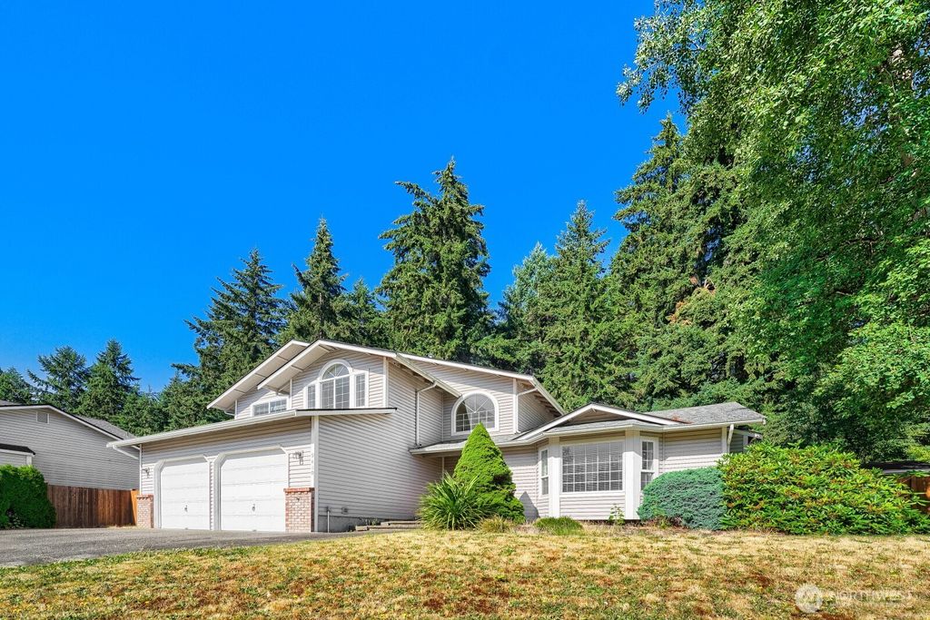 Photo of 9410 62nd Avenue Ct E, Puyallup, WA 98371 (MLS # 2547570)