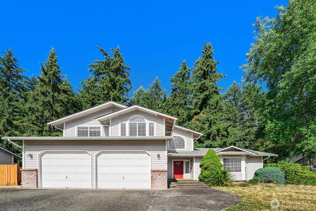 Photo of 9410 62nd Avenue Ct E, Puyallup, WA 98371 (MLS # 2547570)