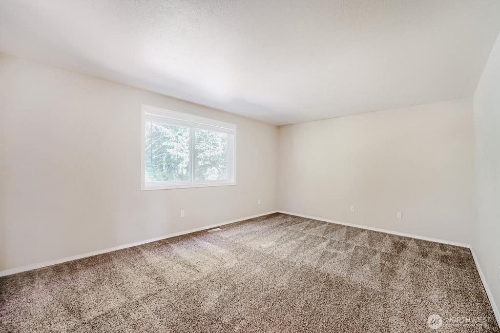 Photo of 9410 62nd Avenue Ct E, Puyallup, WA 98371 (MLS # 2547570)