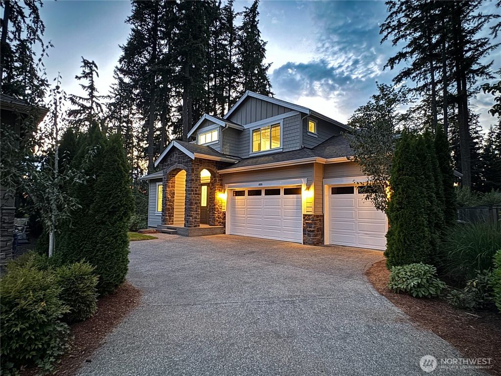 Photo of 1939 213th Court SE, Sammamish, WA 98075 (MLS # 2556394)