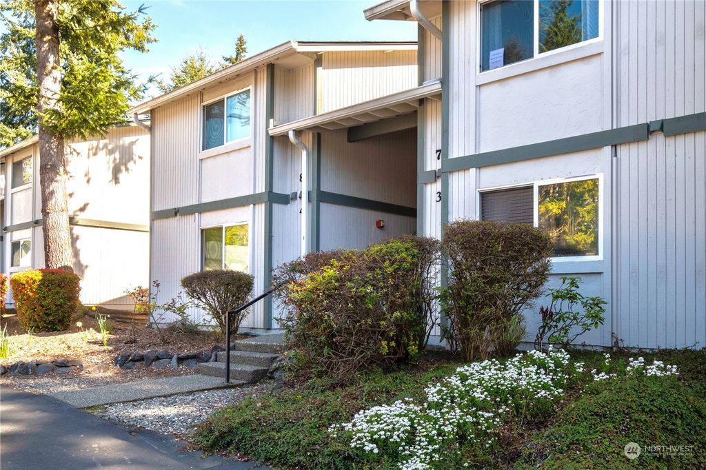 Photo of 420 S 321st Place #H7, Federal Way, WA 98003 (MLS # 2218158)
