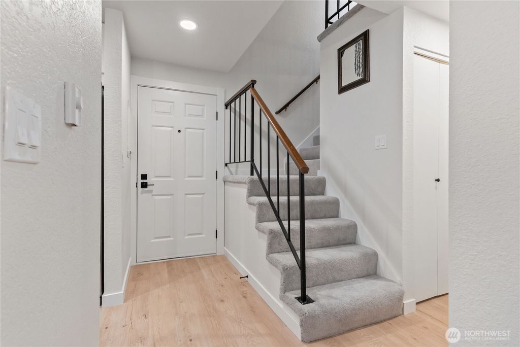 Photo of 155 S 330th Street #D, Federal Way, WA 98003 (MLS # 2527829)