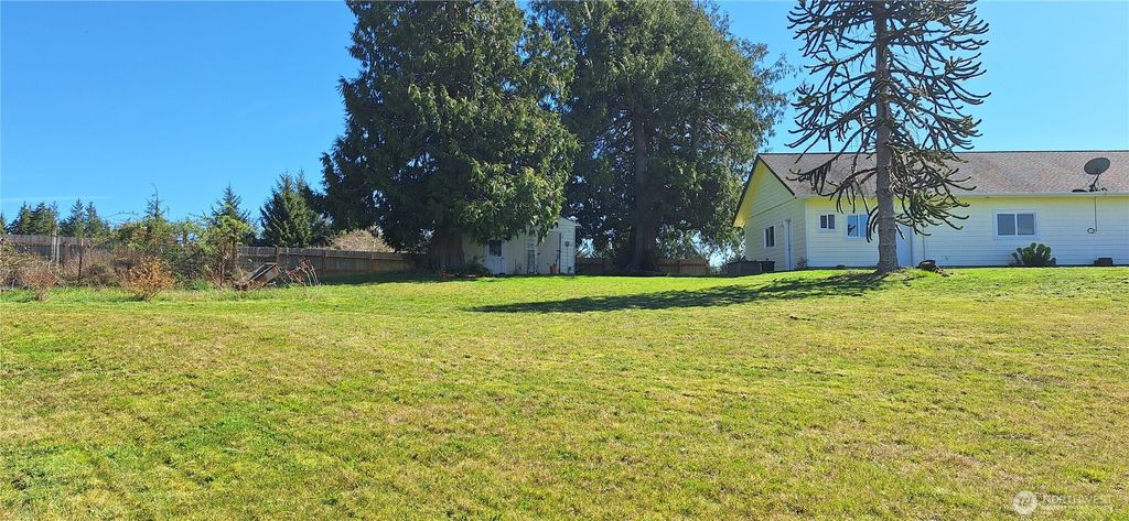 Photo of 10 Spruce Lane, South Bend, WA 98586 (MLS # 2499497)