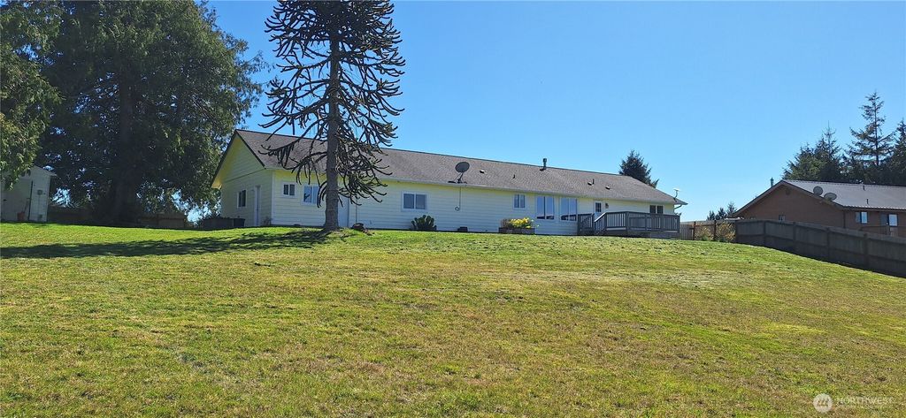 Photo of 10 Spruce Lane, South Bend, WA 98586 (MLS # 2499497)