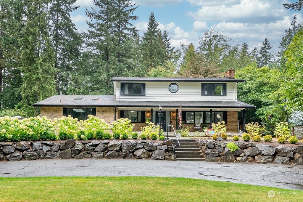 Photo of 18615 92nd Avenue NE, Bothell, WA 98011 (MLS # 2165239)